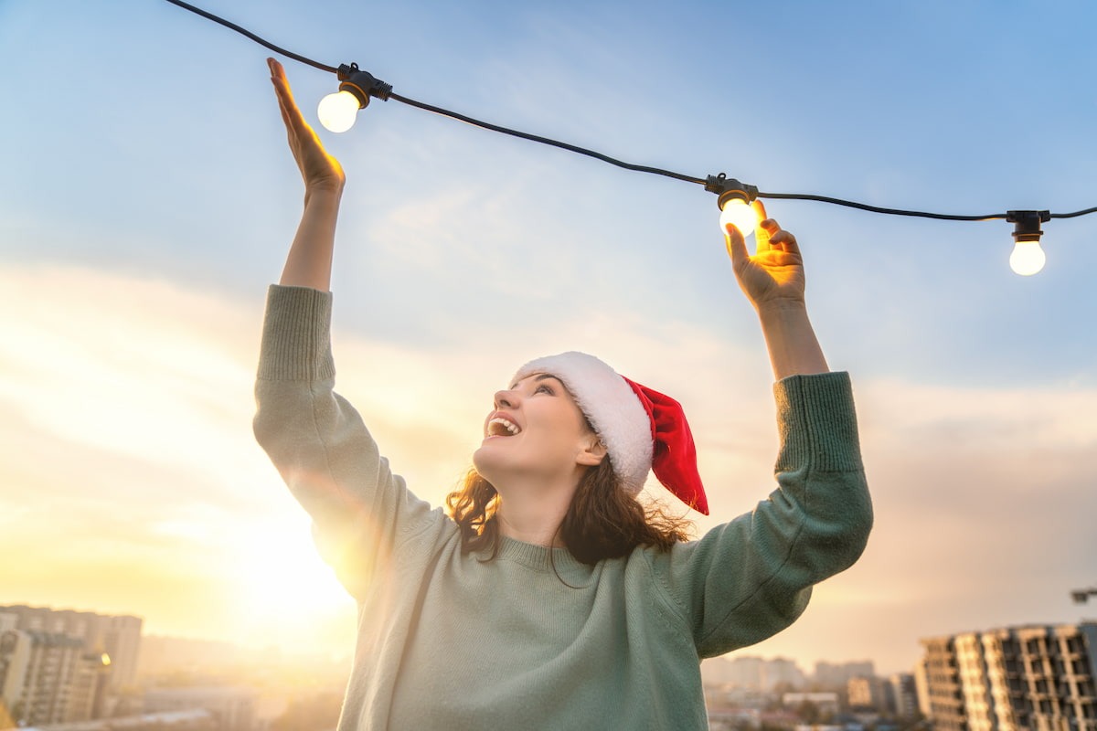 Come decorare il balcone per Natale e creare un angolo di magia invernale -  BricoShop24